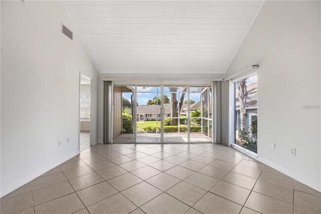 Building Photo - 1134 Villa Ln