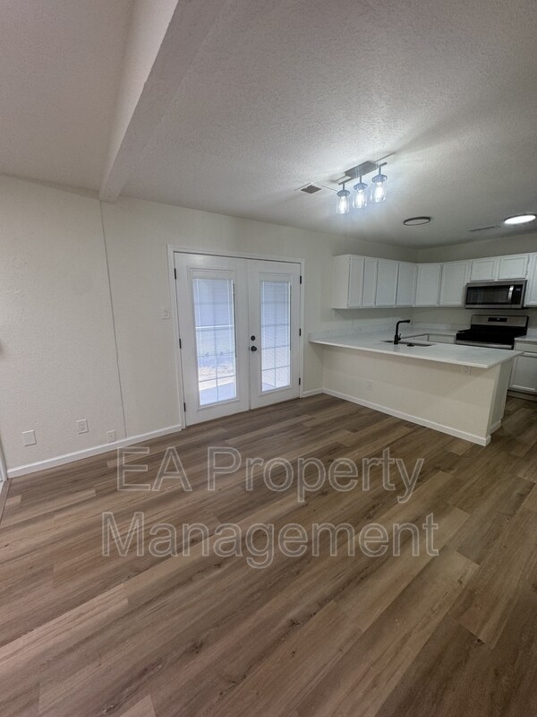 Building Photo - 4830 Aquamarine Dr NE