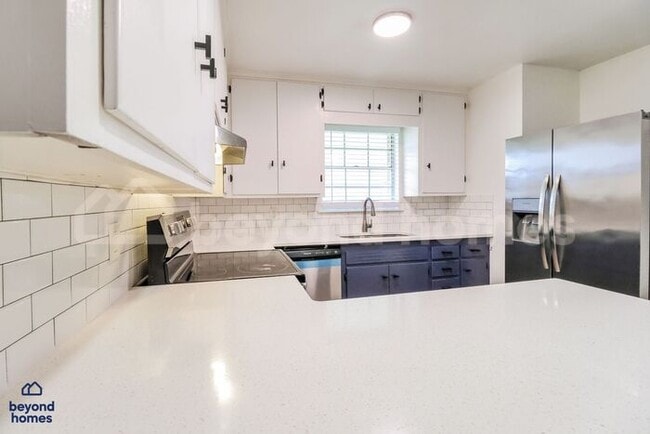 Building Photo - Move-In Ready 3BR Home with Modern Updates & Spacious Yard!