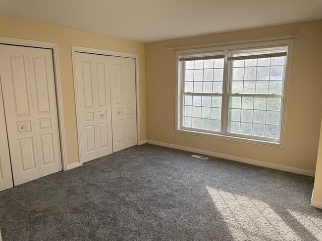 Building Photo - 8 Intervale Ct