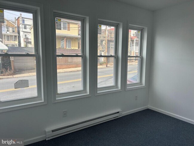 Building Photo - 222 W Patterson St