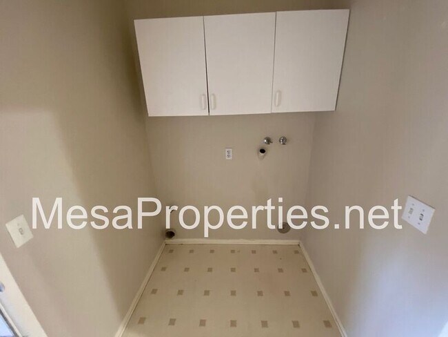 Building Photo - 14042 Sweet Grass Ln