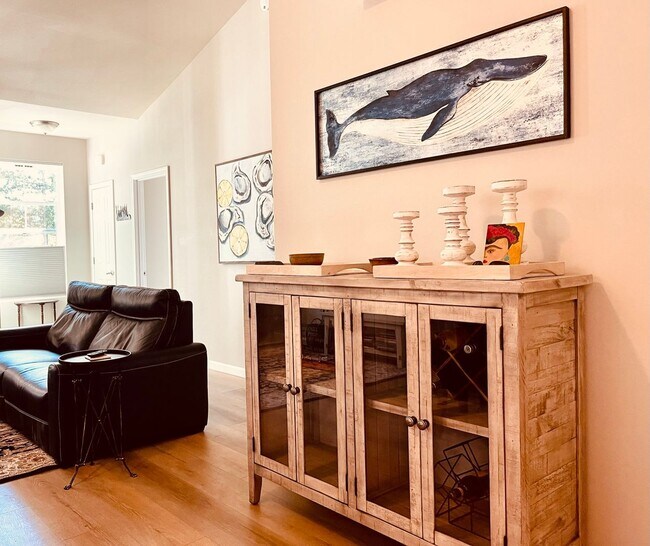 Building Photo - Fully Furnished 2 bedroom cottage in downtown Poulsbo...available starting 5-1