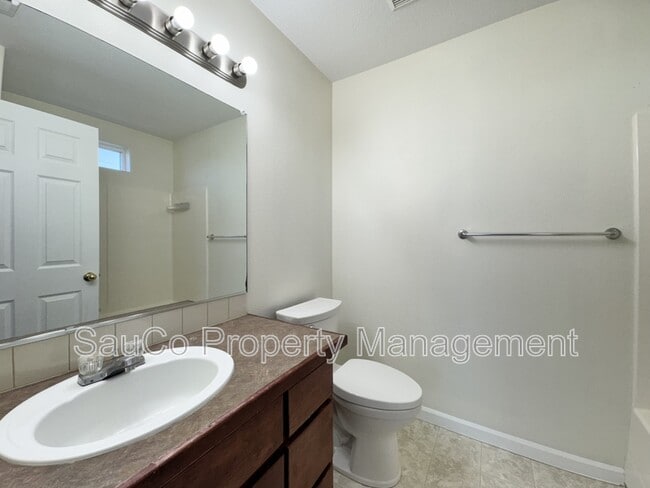 Building Photo - 7839 NE Kian Ln