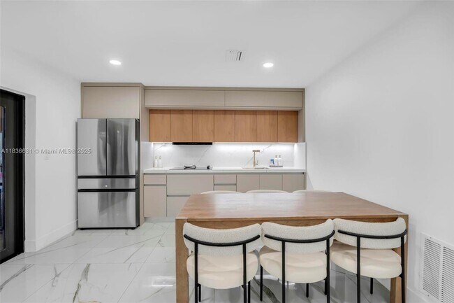 Building Photo - 15569 SW 138th Pl
