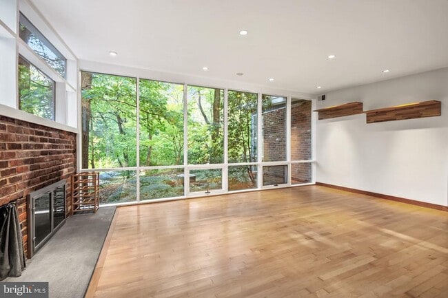 Building Photo - 2227 Glasgow Rd