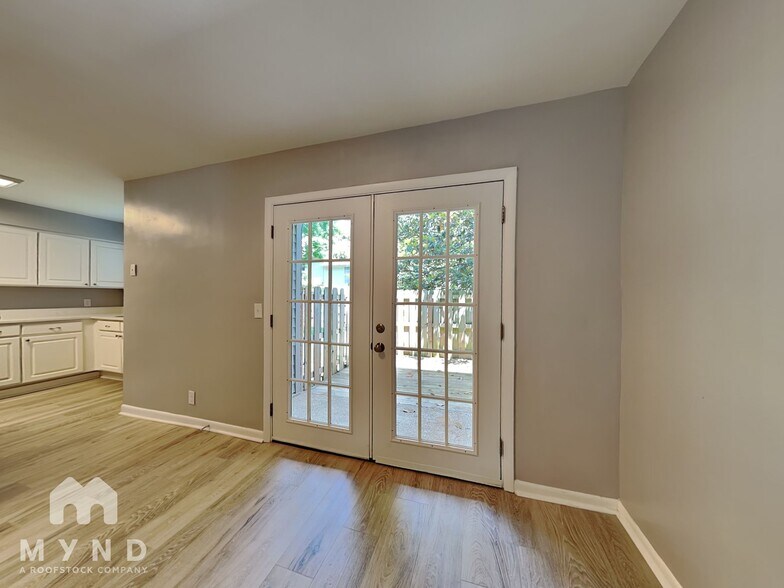Building Photo - 5510 Country Dr