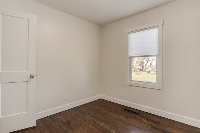 Building Photo - 4732 W 61st Terrace