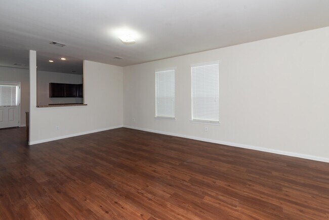 Building Photo - 16 Leisure Shore Ct