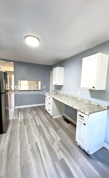 Building Photo - 18 Inglenook Dr