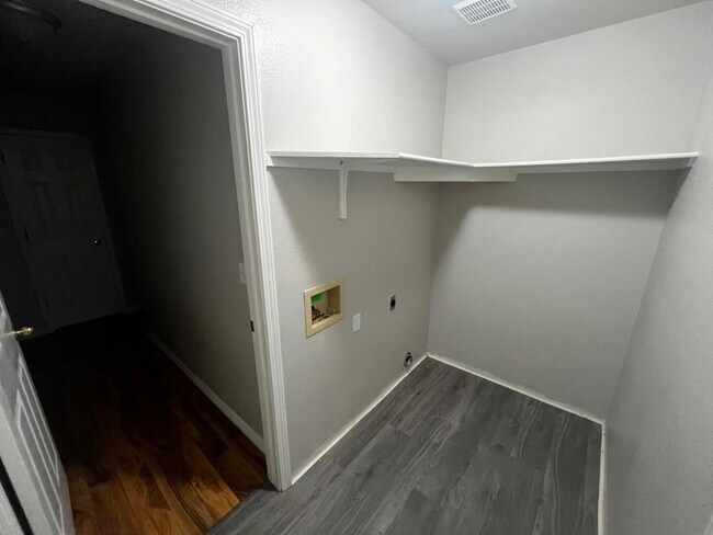 Building Photo - 3747 S McGuire Pl