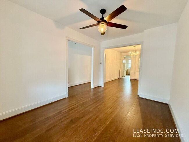 Building Photo - 304 16th St SE