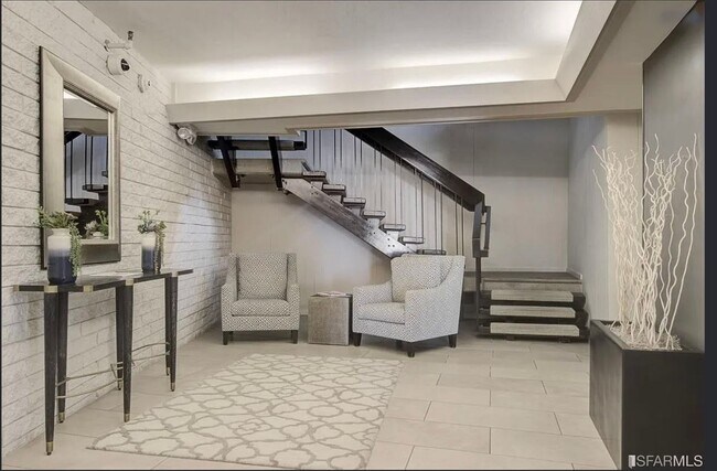 Building Photo - 1 Bed/1 Bath In Pacific Heights with Parking and Roof Deck