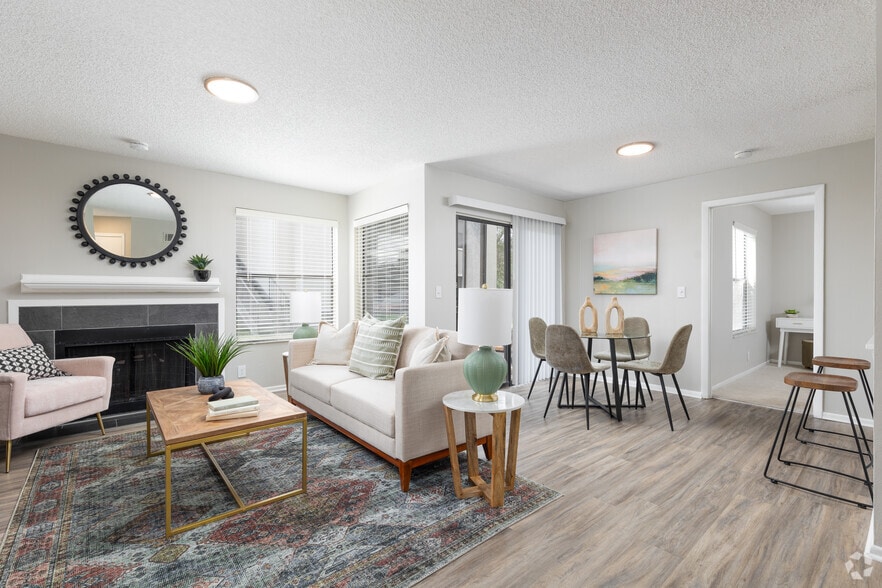 2BR, 2BA - 950SF - Living Room/Dining Room - Heron Lake