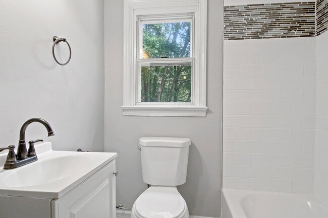 Building Photo - Spacious 3 Bedroom, 1 Bath Home in Central Dauphin Schools!