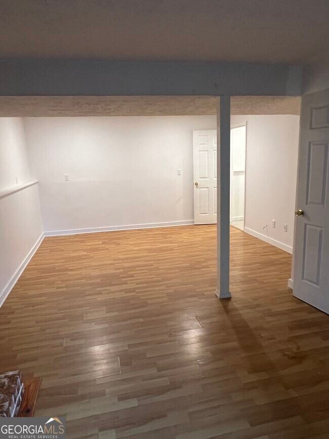 Building Photo - 7600 Suwannee Ct