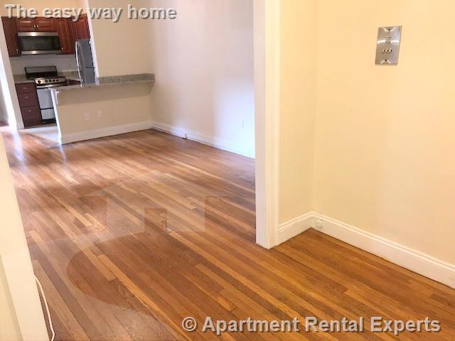 Building Photo - 5 Craigie Cir