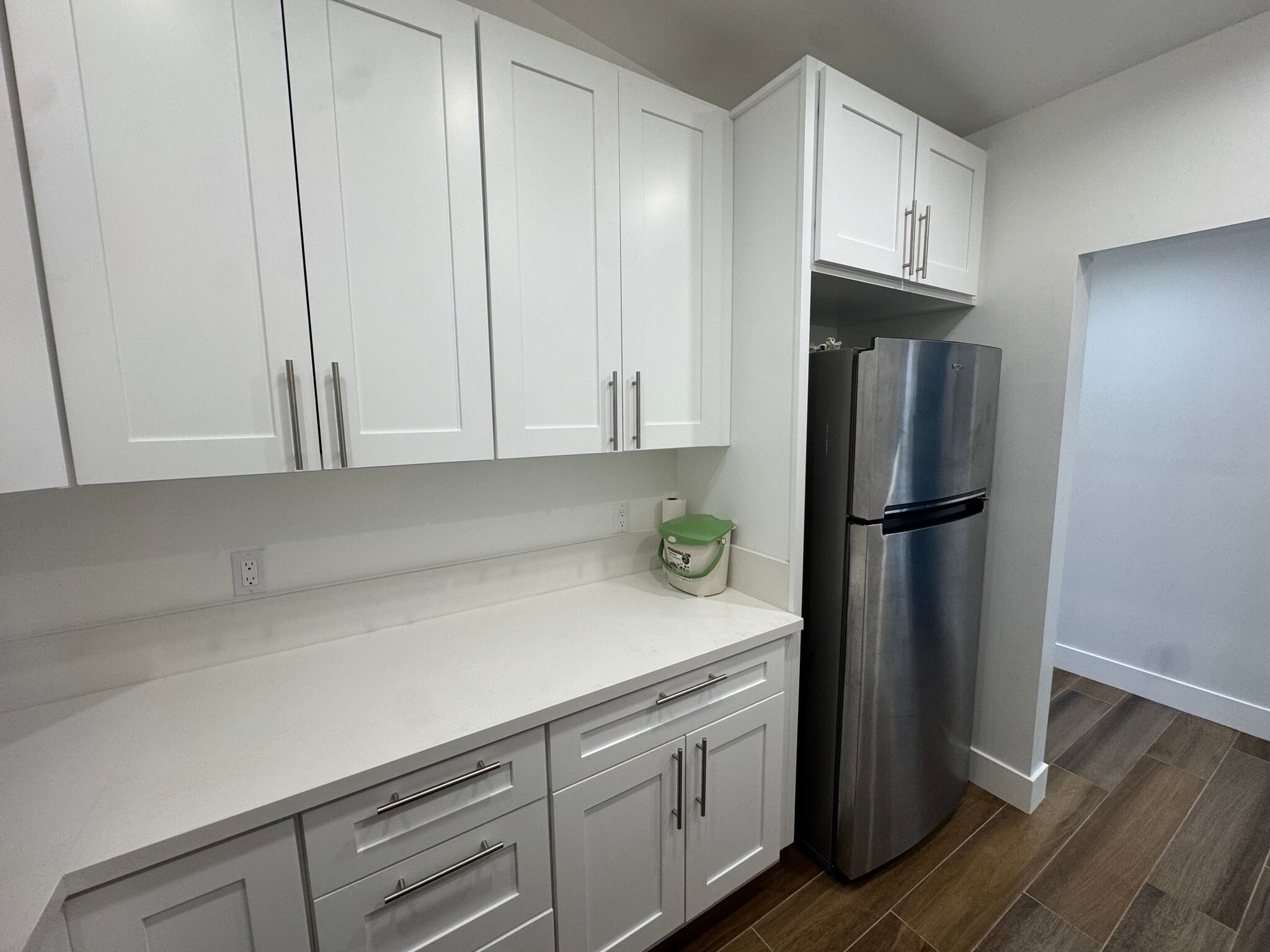 Building Photo - 6439 1/2 Graves Ave