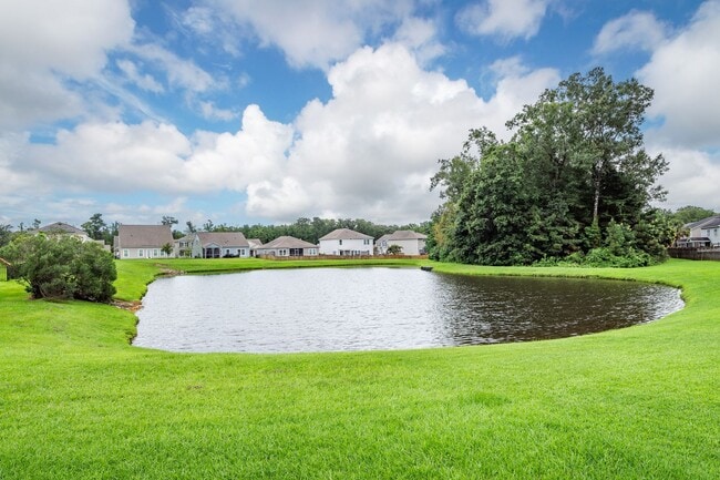 Building Photo - 4 Bedroom, 2.5 Bathroom Home in Reminisce ...