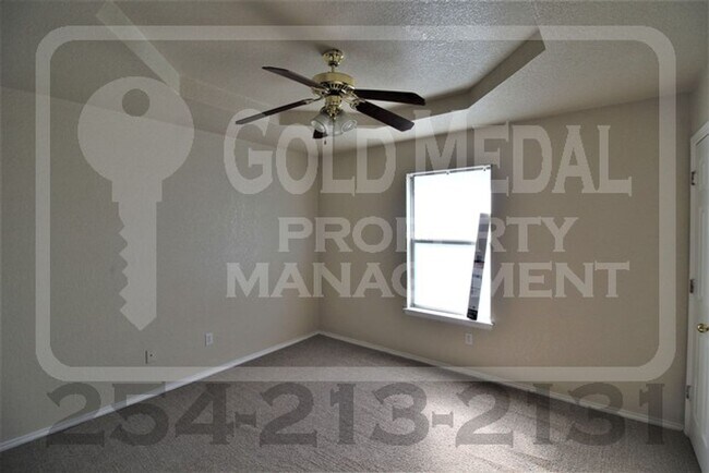 Building Photo - 2600 Lucille Dr