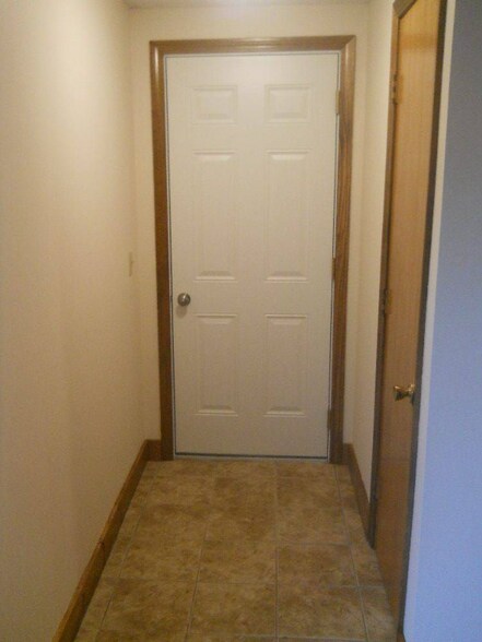 Building Photo - 32 Overlock Rd