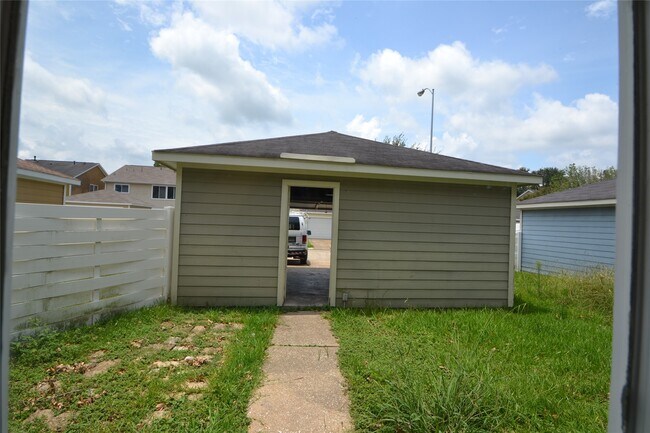 Building Photo - 3811 E Traditions Ct