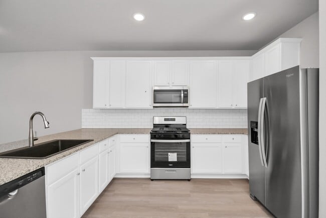 Building Photo - 27018 Beacon Glen Dr