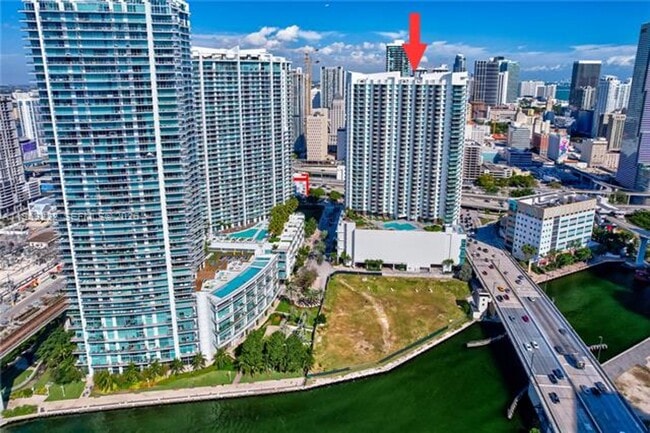 Building Photo - 350 S Miami Ave