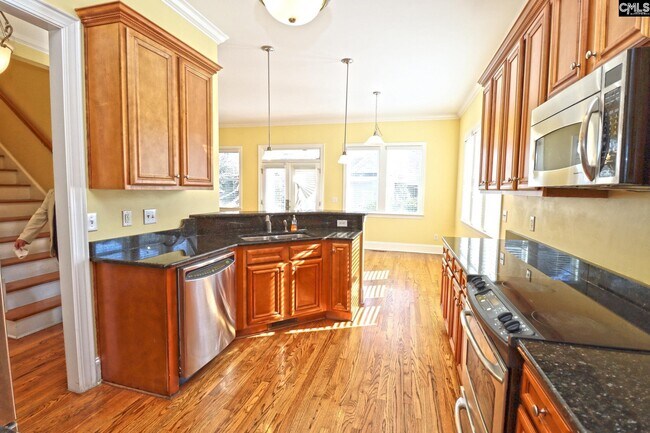 Building Photo - 1008 Woodrow St