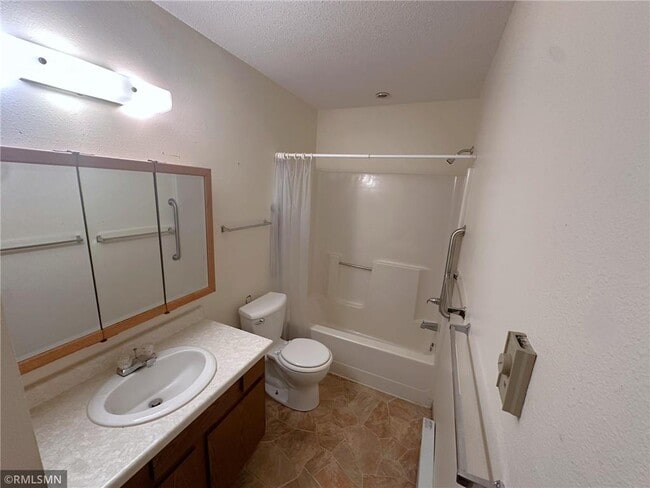 Building Photo - 1380 Heritage Dr