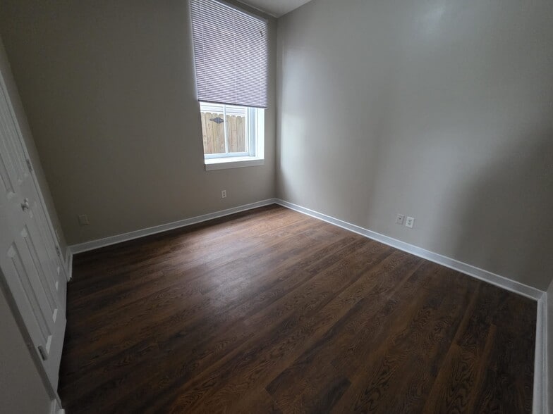 Building Photo - 1701 W Leigh St