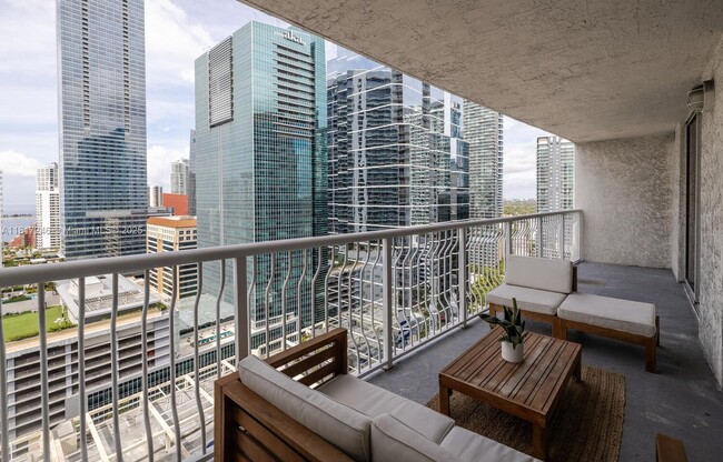 Building Photo - 1200 Brickell Bay Dr