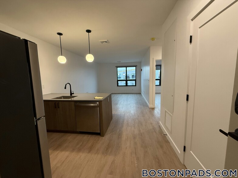 Building Photo - 199 Gardner St