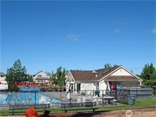 Building Photo - 3Bd/2Bd Issaquah Condo