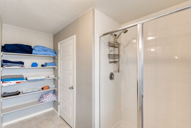 Building Photo - Lovely, Spacious Home in Arvada's Leyden Rock Neighborhood - Available July 6th!