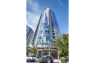 Building Photo - John Ross - 8th floor south waterfront studio w/parking/most utilities/concierge