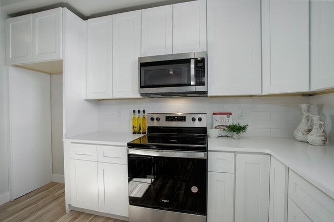 Building Photo - 11518 W 16th Ave