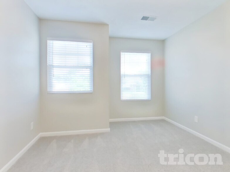 Building Photo - 5004 Millpond Ct
