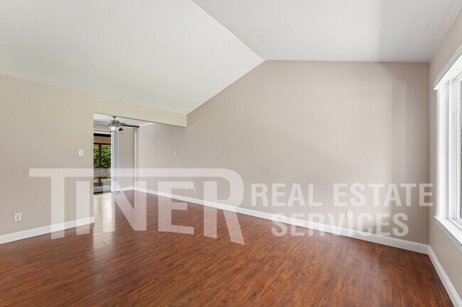 Building Photo - 8950 Salmon Falls Dr