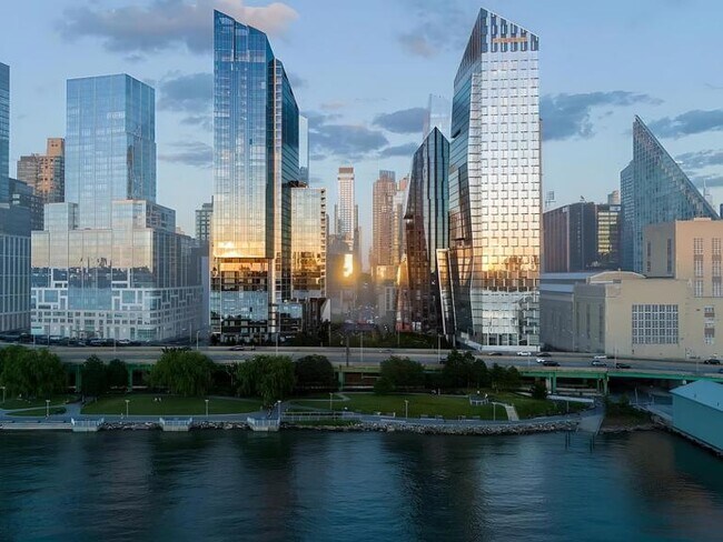 Building Photo - 30 Riverside Blvd