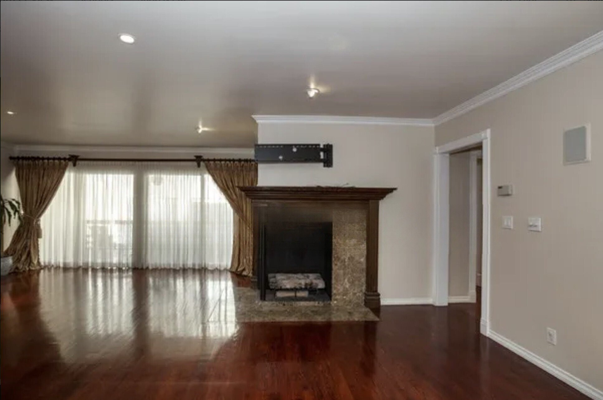 Living Room - 11970 Montana Ave