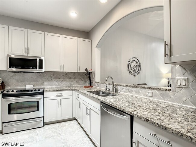 Building Photo - 725 Mainsail Pl