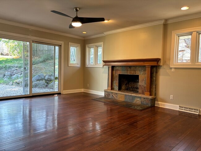 Building Photo - 2421 White Oak Trail