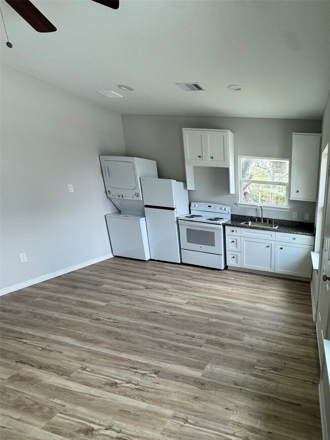 Building Photo - 103 Lincoln Cedars Dr