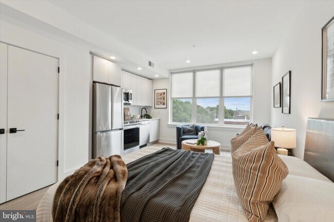 Building Photo - 139 W Chelten Ave