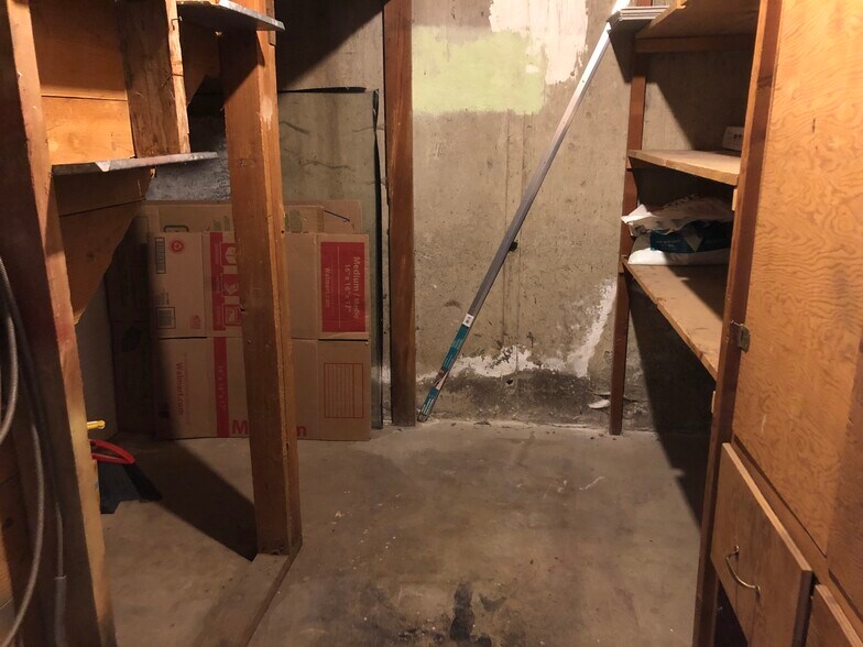 Building Photo - 1010 NW Fisk St