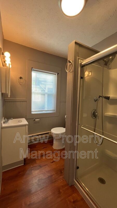 Building Photo - 1215 Peach St