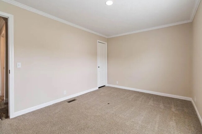 Building Photo - 52 Vacation St