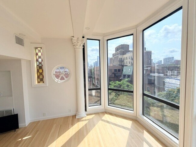 Building Photo - 111 Beacon St