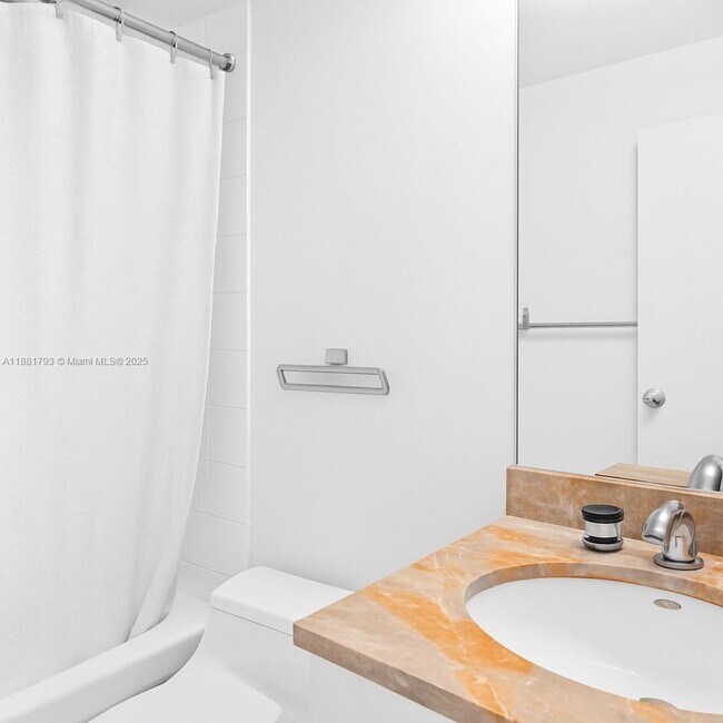 Building Photo - 888 Brickell Key Dr